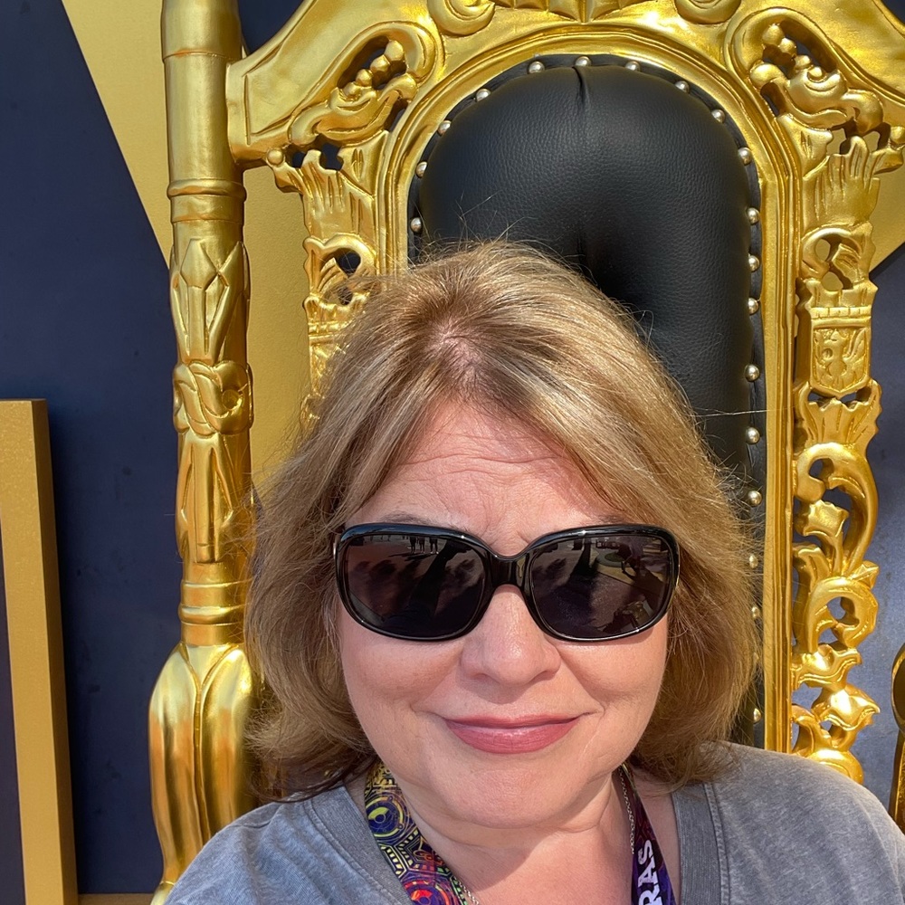 Meet your Posher, Alisa